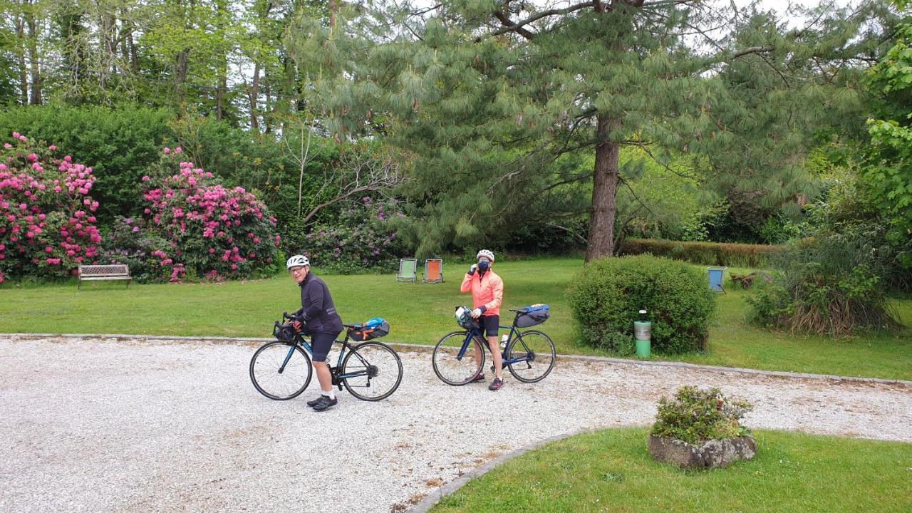 Le FaouëtCrown Roads住宿加早餐旅馆 外观 照片
